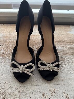 Veronica Beard black satin bow heels size 8